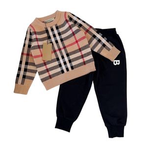 Maglione di design per bambini set di due pezzi vestiti per bambini maglioni per bambini pantaloni Pantaloni a maniche lunghe con facce di animali top di marca di lusso Pullover caldo e confortevole taglia 100 cm-150 cm A03