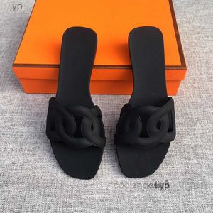 Projektant luksusowe Oran sandały damskie klapki z łańcuszkiem letnie gumowe duże główki slajdy moda plaża seksowne buty płaskie kapcie najwyższa jakość z 322
