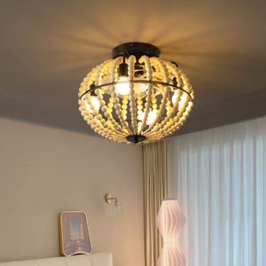 Pärlstav fläktlampa trä pärlhår ljuskrona ek vit