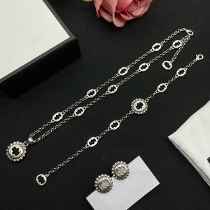 Vintage-Silber, klassische ineinandergreifende Doppelbuchstaben-Halskette, Armband-Ohrringe, Designer-Ohrringe mit hohem Wiedererkennungswert, Modeschmuck-Set, Geschenk, Großhandel