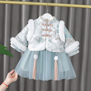 Платья для девочек, костюм Тан для маленьких девочек, одежда, зимняя теплая утолщенная бархатная верхняя одежда, платье принцессы, традиционный китайский комплект одежды для младенцев, 231129