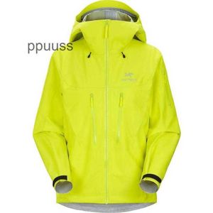 Canada Men's Jackets Coats Arcterys Designer Canadian Womens Fluorescent Yellow Outdoor Sports Charge Coat Hiking Travel Jacket Breathable Dur X0PP