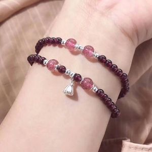 Strand Wine Wine Red Garnet Bracelets de pedra natural Minchas Pingente de lótus Mulheres beleza Duas camadas de pulseira joias