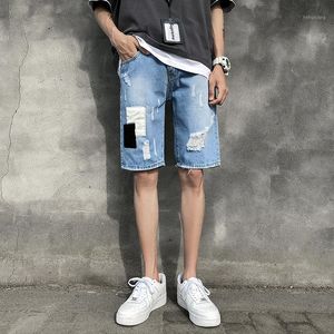 Jeans masculinos de verão shorts de jeans soltos maré casual reto 5 calças de cinco pontos com orifícios Design lavado Hip-hop Streetwear Baggy