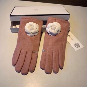 Guanti Five Fingers 2024 Nuovi guanti firmati guanto in pelle da donna guanto invernale in lana per donna replica ufficiale Contro qualità dimensione europea T0P regalo di qualità AA