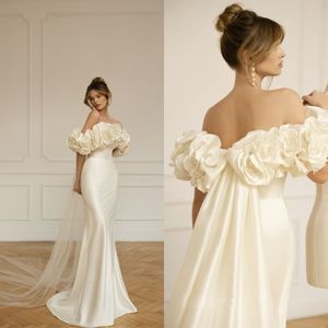 Elegant satin bröllopsklänningar från axel 3D blommor brudklänningar vestido novia rygglös sjöjungfru brudklänning