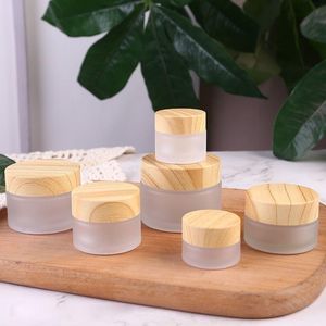 5 10 15 30 50 G / ML Contenitori ricaricabili vuoti con tappi a vite in grana di legno e coperchi interni, vasetti di vetro rotondi per lozione cosmetica per il corpo Ssje