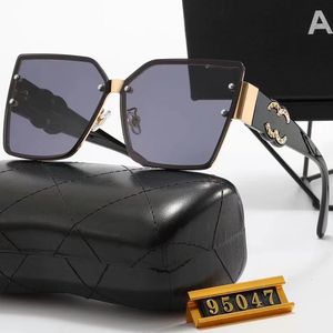 Luxus-Designer-Sonnenbrille für Damenbrillen Herren Damen Sonnenbrillen Markensonnenbrillen Mode UV400 Goggle With Box Travel Beach Factory Store Box gut schön perfekt