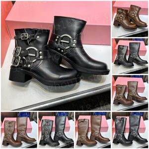 Designer kurze hohe Stiefel mit Metallschnalle, Vintage-Stil, Winter-Ritterstiefel mit dickem Absatz, 25445