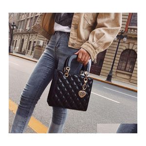 Other Bags Diamond Stripe Women Handbag Female Luxury Designer Crossbody Bag High Quality Leather Shoder Messenger Tote Clutch Purse Dhdhr