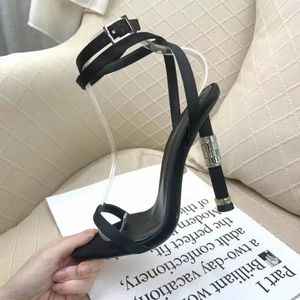 Alevi Milano High-Heeled Sandals Shoes Crystal-Spool 디자이너 파티 신발색 원통형 힐 버클 고급 섹시 패션 여성 하이힐 10.5cm