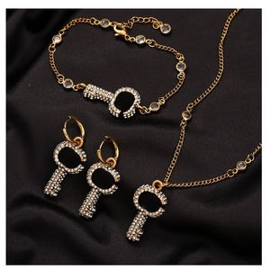 Set di gioielli di design placcato oro 18 carati collane bracciali orecchini anelli set cristallo strass diamante con scatola per regalo festa data spettacolo viaggio