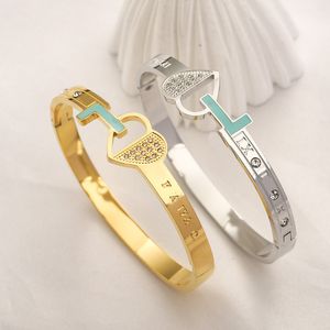 Luxury Bangle Designer Cuff Bracelets 18K Gold Plated Metal Bracelet Brand 2023 Gift Heart Bangle for Women Fashion Love Jewelry Wholesale Accessories