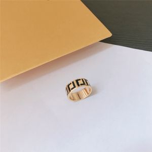 Designers Luxury Ladies Love Rings with Diamonds Gold Classic Luxury Designer för kvinnliga smycken med Box Wedding Party Rings Anello