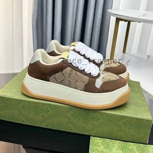 Kvinnors mäns screener sneaker med kristaller metallkamel och ebenholts canvas herrar sportskor chunky spets designer randig retro läder sko gummisol sneakers 13