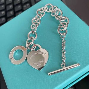 Love Hanging Tag Premium Feel Bracelet for Women in Market Design Thick Chain Buckle Men 925 Sterling Silver Couple