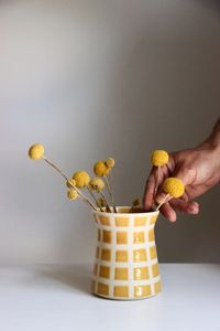 Gelbe Vase | Retro-Modern | Karierte Vase | Keramikvase