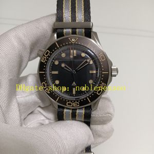 Gerçek Fotoğraf Erkekler Vs Fabrika Cal.8806 Otomatik Saat Erkekleri 42mm Diver 300m Titanyum Ölmek İçin Zaman Yok 007 Baskı Mekanik VSF Spor Şeridi NATO Kumaş Saatler