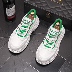 Nowe grube podeszwy mężczyzn Wewnątrz podwyższające buty rekreacyjne wszystkie pasują do białych butów męskich koronkowe buty średnie botki D2H38