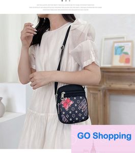 여성용 패션 크로스 바디 전화 가방 새로운 미니 작은 가방 한국 스타일 수직 변화 캐주얼 올 매치 어깨 가방