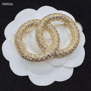 CH BROOCH Brand Jewelry Brass Gold Luxury Luxury Advanced Retro Brouches للمصمم دبابيس عالية الجودة هدية رائعة 284D