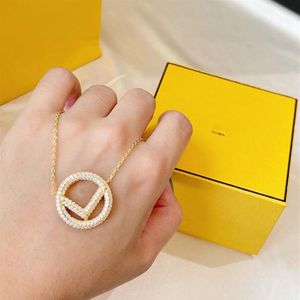 Top Designer Necklace F Designers Necklaces Clover Gift For Women Brands Jewelry Love Pendant Gold Letter Luxury Highly Quality267h