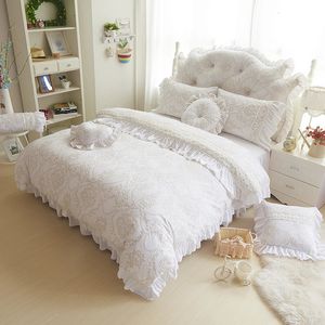 Bedding sets Korea style beige white bedding sets 4/9pcs fleece jacquard winter Full Queen King duvet coverBedskirtpillowcases girl bed set 231129