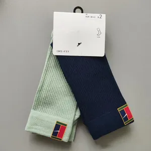 Foreign Trade Socken, großer Haken, Handtuchboden, mittelhohe Röhre, Sportsocke, Herren und Damen, Laufen, Basketballsocken, Packung mit 2 Paaren, schwarze und weiße Baumwollsocke