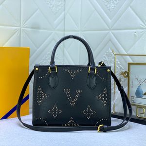 Onthego Tote Bag Designer Handväska Tote Svart mindre storlek Rivet Womens Purse Crossbody Axelväskor Läder Shopping Totes Clutch Lady Fashion Högkvalitet