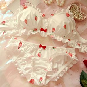 Sexig uppsättning jordgubbsöt japansk mjölk Silkbh trosor trådfria mjuka underkläder kawaii lolita och trosor rosa underkläder 231129
