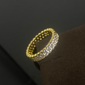 Nya diamantringar designer ring för kvinnor män lyx kärlek ring guld sliver rose glänsande smyckesdesigners par ringgåvor