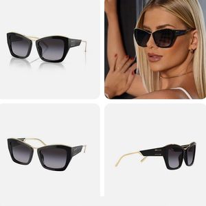 Óculos de sol olho de gato com armação grande, feminino, elegante, letras de metal, lentes que mudam de cor de alta qualidade, com capa protetora, smu 02y