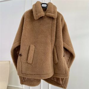 Men's Wool Blends Luxury Oversize Real Fur Short Cloak Teddy Coat Women Thick Warm Alpaca Sleeveless Overcoat Loose Fit Winter Outerwear 231128