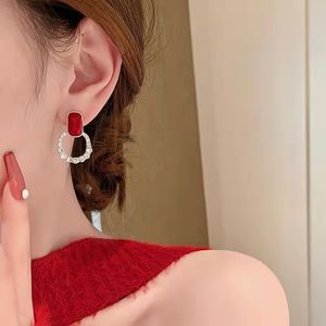 Hot Style Simple Circle Full Of Diamond Earrings Female Temperament Korean Personlighet Pearl Zircon örhängen Fashion Classic Exquisite Elega