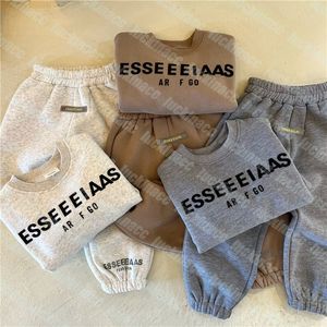 Designer Baby Peluche Felpa con cappuccio e pantaloni Completi Abbigliamento per bambini Ragazzi Ragazze Trucksuit Pantaloni sportivi Abiti a maniche lunghe Pantaloni maglione addensato Felpa Ess