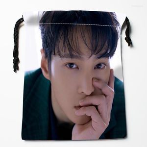 Aufbewahrungsbeutel KPOP Joo Won Drawstring Festliche Weihnachtsornamente Individuell bedruckte Empfangsbeutel Typ Größe 18X22cm 0824