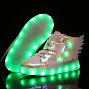 Tênis infantis recarregáveis asas brilhantes led sapatos esportivos luminosos flash colorido meninos e meninas estudantes brancos 231129