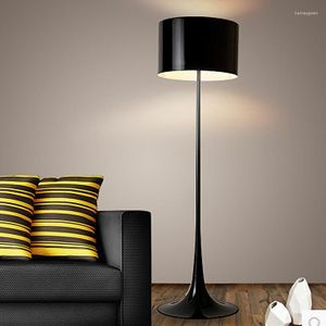 Golvlampor Nordic Post Modern Lamp E27 Designer för vardagsrum Bar Restaurang Dekorativ vit svart svamp