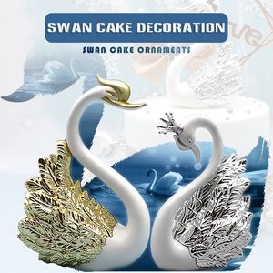 Decorative Objects Figurines 2pcs Swan Model Cute Figurine Collectibles Car Interior Cake Top Decor for Love Theme Decoration RERI889 230428