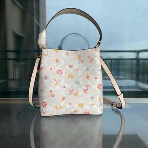 Kwiatowy nadruk torby na torba koabagowa designerska torba duża torby kubełkowe damskie ramię luksusowe torebka panie białe torebkę 230207