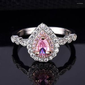 Pierścienie klastra Qwomen srebrny pierścień kolorowy różowy kryształowy gruszek luksusowy zaręczyny biżuteria ślubna ślubna