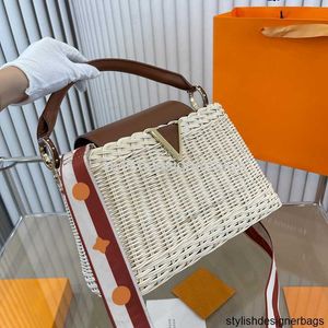 Designer-Frauenhandtaschen Panier Straw Bag Knitting Beach Wicker Capucines BB Designer-Handtasche Crossbody Womans Basket 2302161D