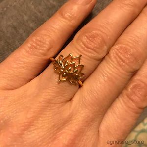 Band Rings Vintage Lotus Flower Rings for Women Stainelss Steel Gold Color Buddha Ring Wedding Ring Jewelry Gift R231130