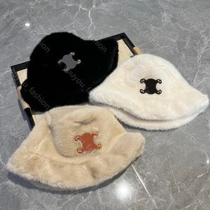 Furry Tavşan Saç Kapakları Kış Beanie Şapka Kadın Tasarımcı Kova Şapkaları Lüks Altın Perçin Harfleri Sıradan Sıcak Casquette Erkek Moda Seyahat Üst Cap -3