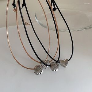 Anhänger Halsketten Minar Minimalist Silber Farbe Metall Herz Shell Braun Schwarz PU Leder Seil Kette Chokerhalskette Für Frauen