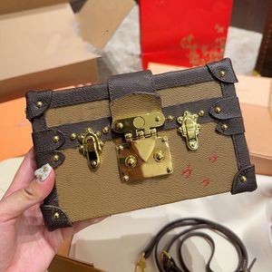 Mini makyaj kutusu lüks gövde çanta çiçek zinciri çanta takı sert kutular moda koltuk altı omuz çantaları crossbody tasarımcısı kare kutu en kaliteli deri çanta