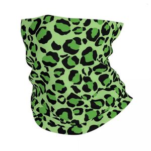 Halsdukar grön leopard tryck bandana nacke omslag tryckt kamouflage wrap halsduk multi-användning pannband springa för män kvinnor vuxen vinter