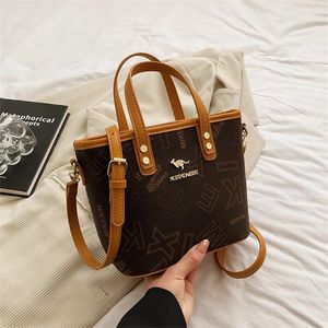 2023 Ny stil Kvinnor Luxurys designers väskor högkvalitativa handväskor pu läder lady handväska crossbody axel totes mode plånbok väska