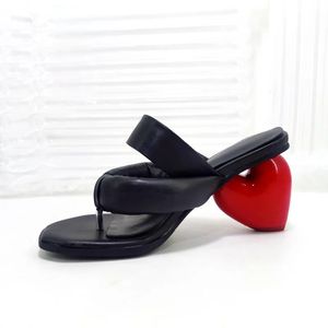 Hausschuhe süße Liebe geformt Ferse Sommerschuh Leder Sandalen Schnalle Mode sexy High Heels Partykleid lässig Flip-Flops 231130