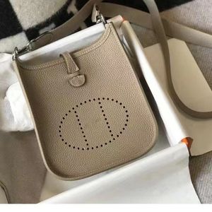 Lyxdesigner Telefonpåse Fall för iPhone 14 Pro Max 13 mini Bag Cross-Body Female Baotou Layer Cowhide Lychee Mönster Mobiltelefon Bag